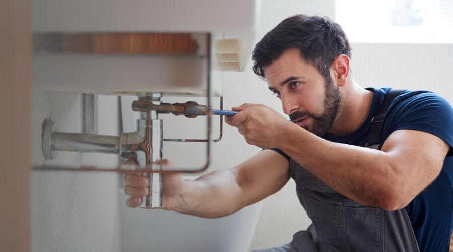 Sink faucet replacement in Albany, IN